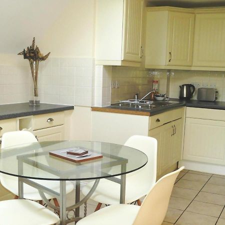 Basingstoke Apartments - Westlands House, City Centre, Home-From-Home Bagian luar foto