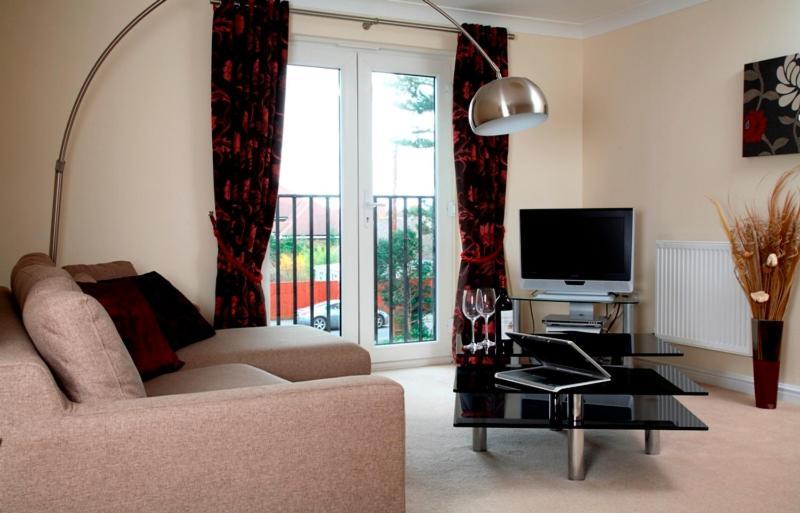 Basingstoke Apartments - Westlands House, City Centre, Home-From-Home Bagian luar foto