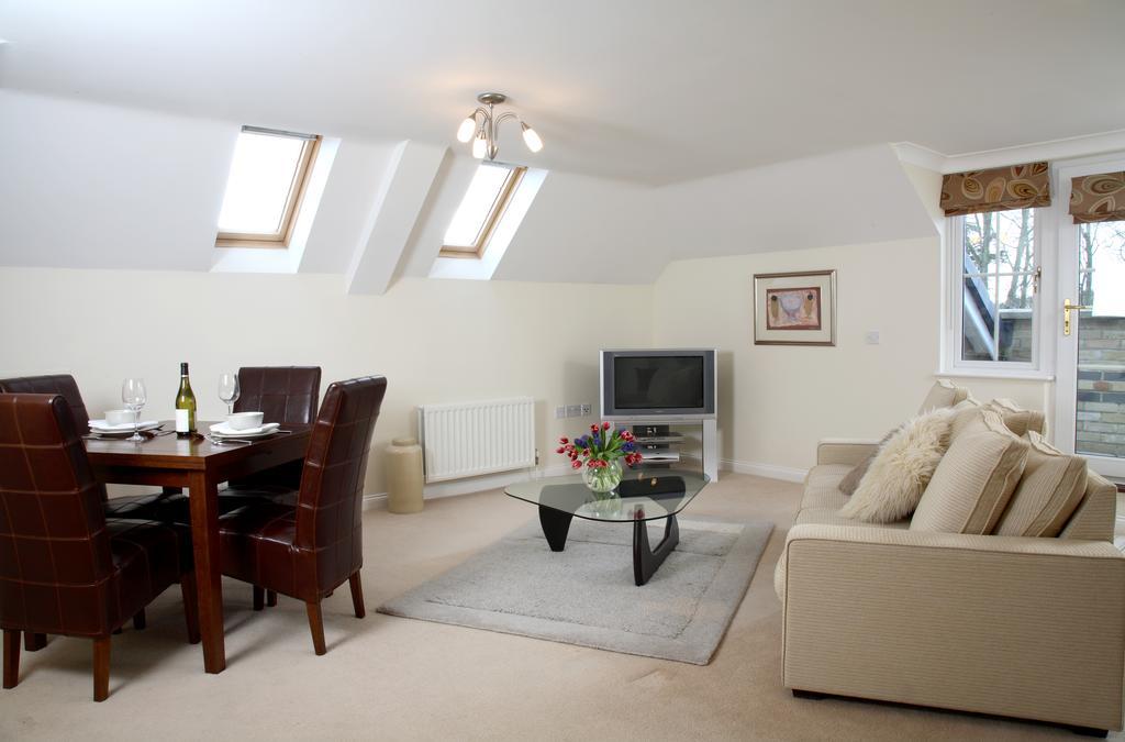 Basingstoke Apartments - Westlands House, City Centre, Home-From-Home Bagian luar foto
