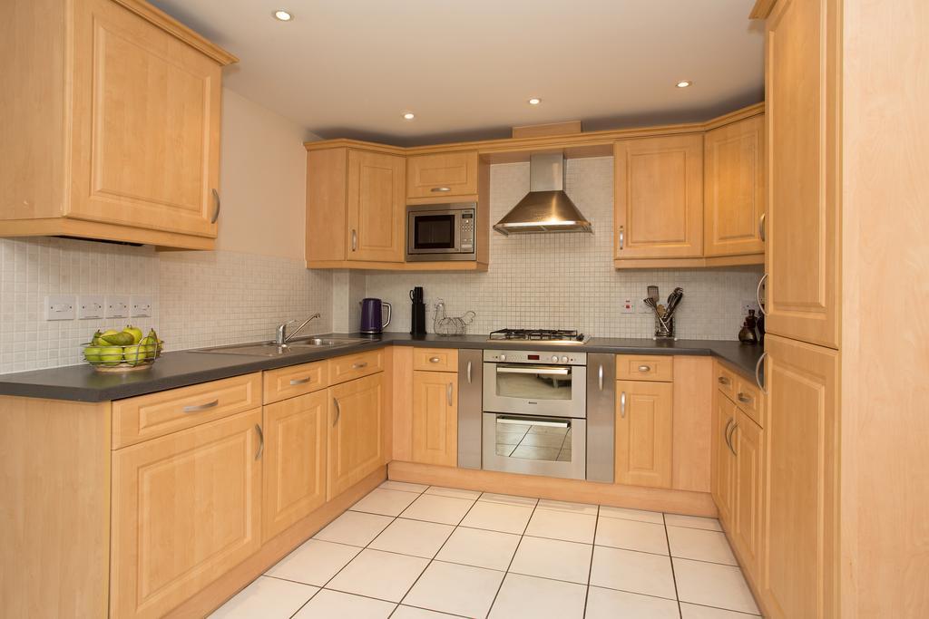 Basingstoke Apartments - Westlands House, City Centre, Home-From-Home Bagian luar foto