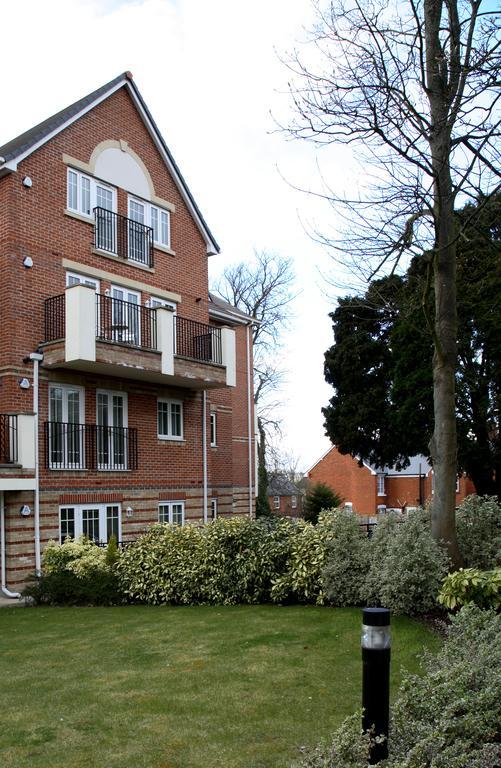 Basingstoke Apartments - Westlands House, City Centre, Home-From-Home Bagian luar foto